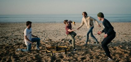 Spikeball on the beach. Taken by the amazing @thibault.feyaerts (https://thibaultfeyaerts.com/)